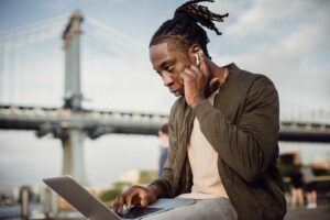Voicemail Drops vs. Cold Calling: Which is More Effective for Lead Generation?